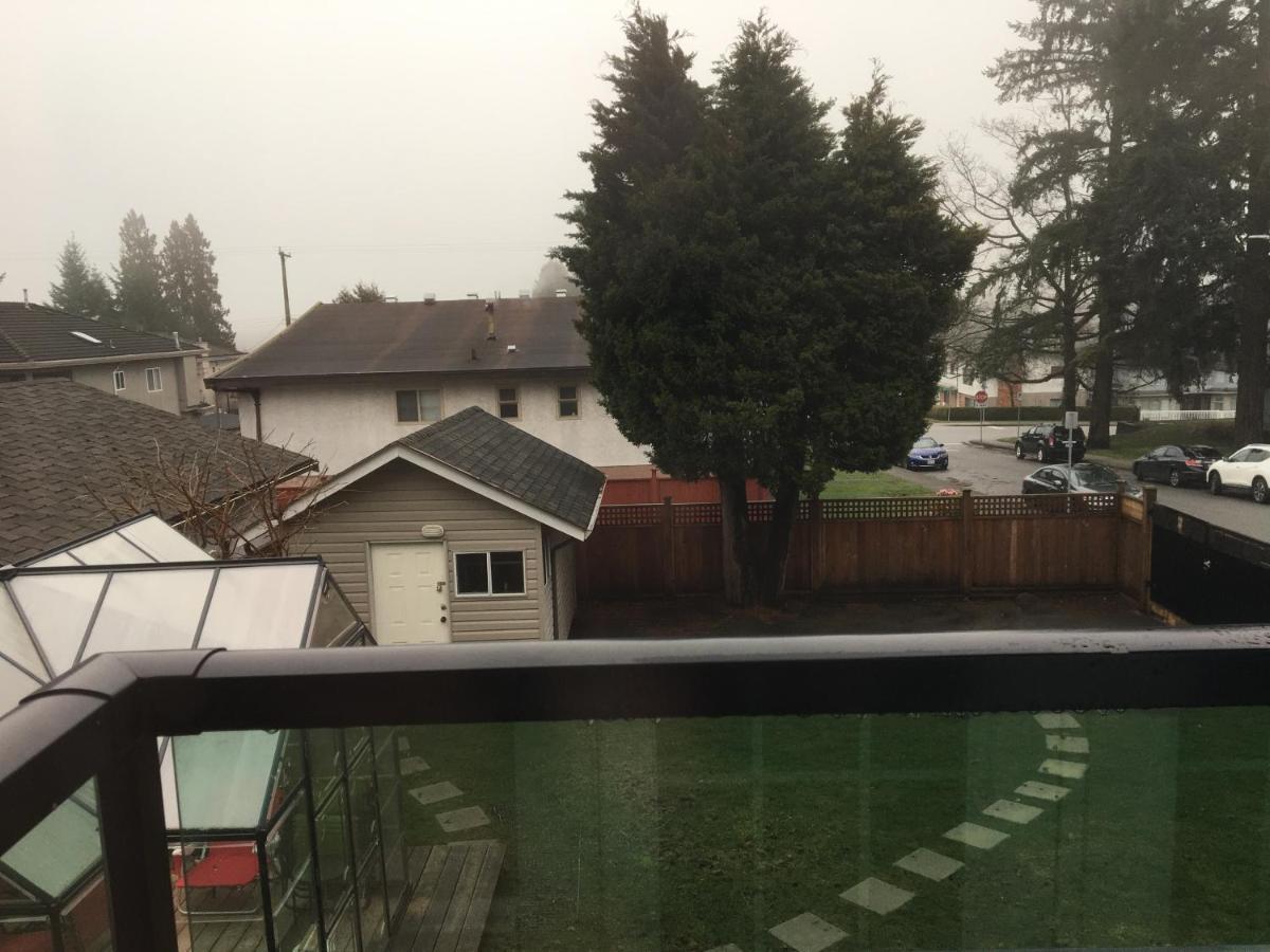 Lisa'S Home Burnaby Exterior photo